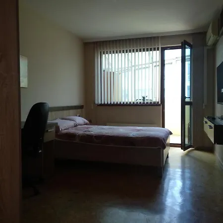 Apartment Тристаен Апартамент Център Бургас *